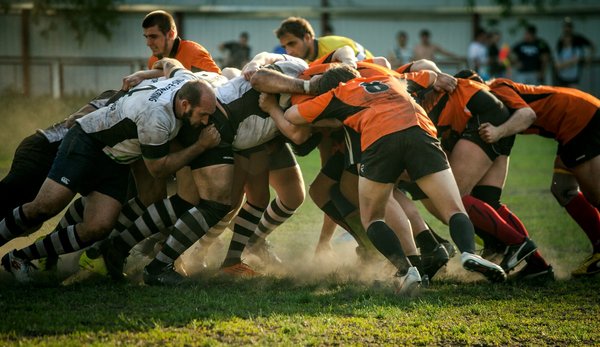 Qual è il miglior modo per allungarsi prima di una sessione di allenamento di rugby?